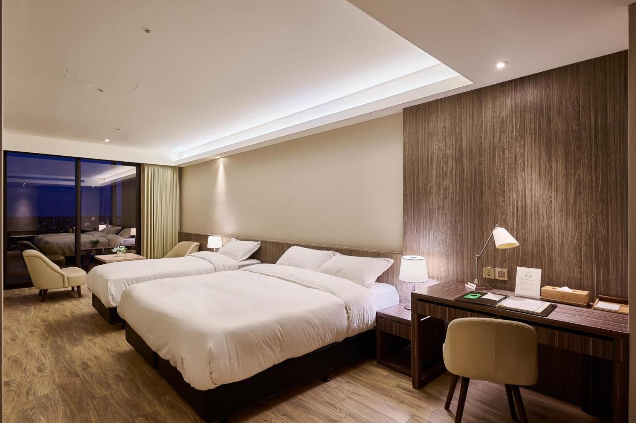 Cuncyue Hot Spring Resort 뤄동 외부 사진 Deluxe Room