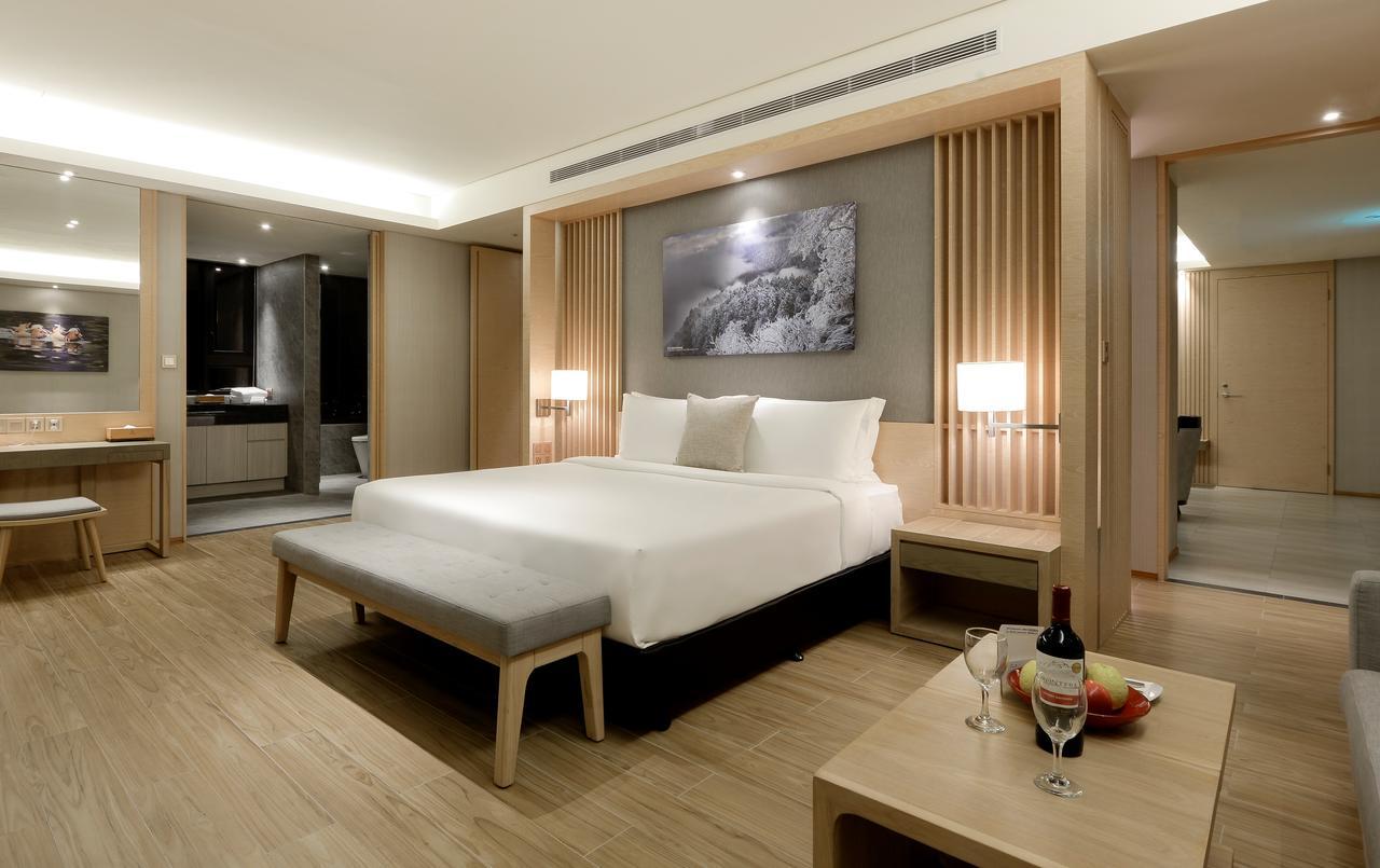 Cuncyue Hot Spring Resort 뤄동 외부 사진 Deluxe Suite